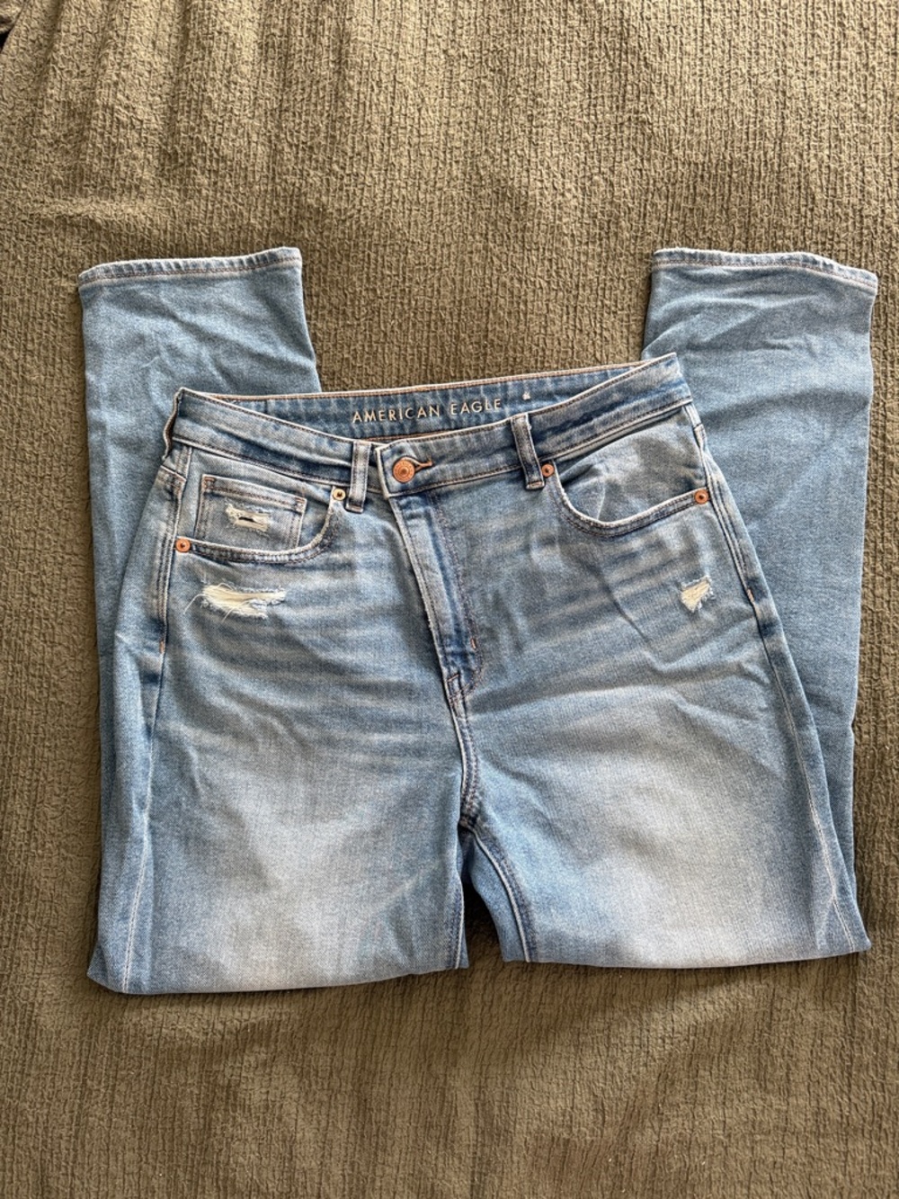 American Eagle Light Wash Distressed Mom Jean